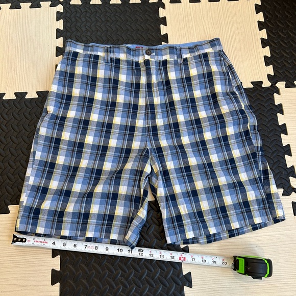 Used men’s size 36 Chaps flat front shorts #Chaps - Picture 8 of 8